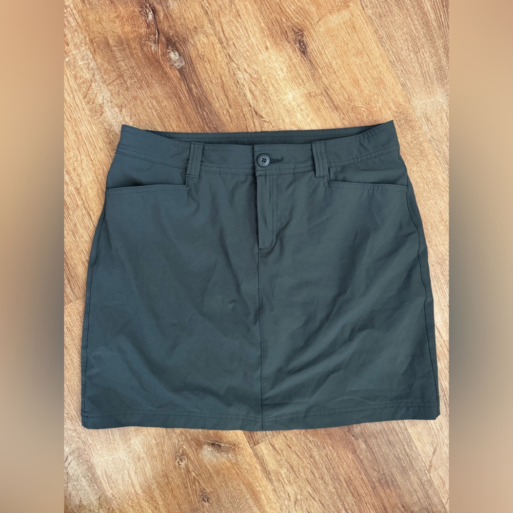 COLUMBIA Athletic Skort